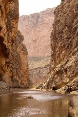 Fototapeta na wymiar canyon of the river