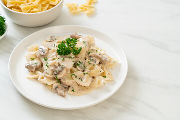 farfalle pasta with mushroom white cream sauce