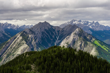 Fototapeta na wymiar Canada mountains in the mountains landscape