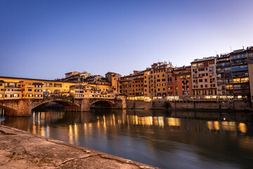 Fototapeta na wymiar Medieval Ponte Vecchio (Old Bridge) and the River Arno, Florence downtown, UNESCO world heritage site, Tuscany Italy, Europe.
