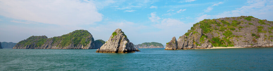 Fototapeta na wymiar Ha Long