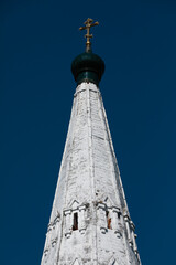 Obraz premium Top of the ancient Russian church.