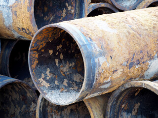 close old large metal pipe with rust when replacing the water supply