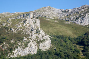 Hills of Busampiro Peaks; Lierganes