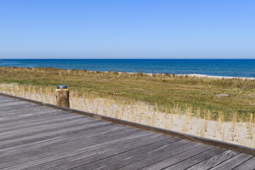 Fototapeta na wymiar Blick auf den Strand und die Ostsee