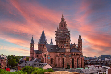 High Cathedral of St. Martin, Mainzer Dom. scaffolding on facade. Roman Catholic Cathedral,...
