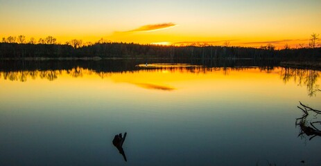 Obraz na płótnie Canvas Sunset on the Water