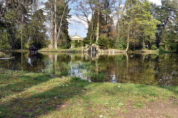 Teich auf dem Freiburger Hauptfriedhof