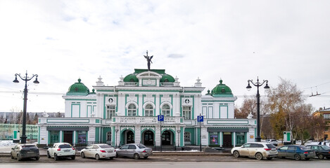 Fototapeta na wymiar View of the Academic Drama Theater in the city of Omsk