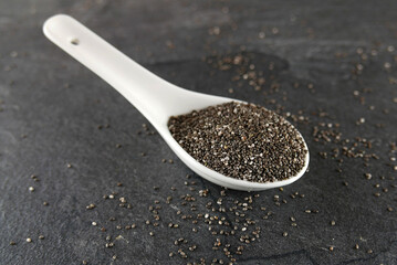 Löffel mit Chia Samen