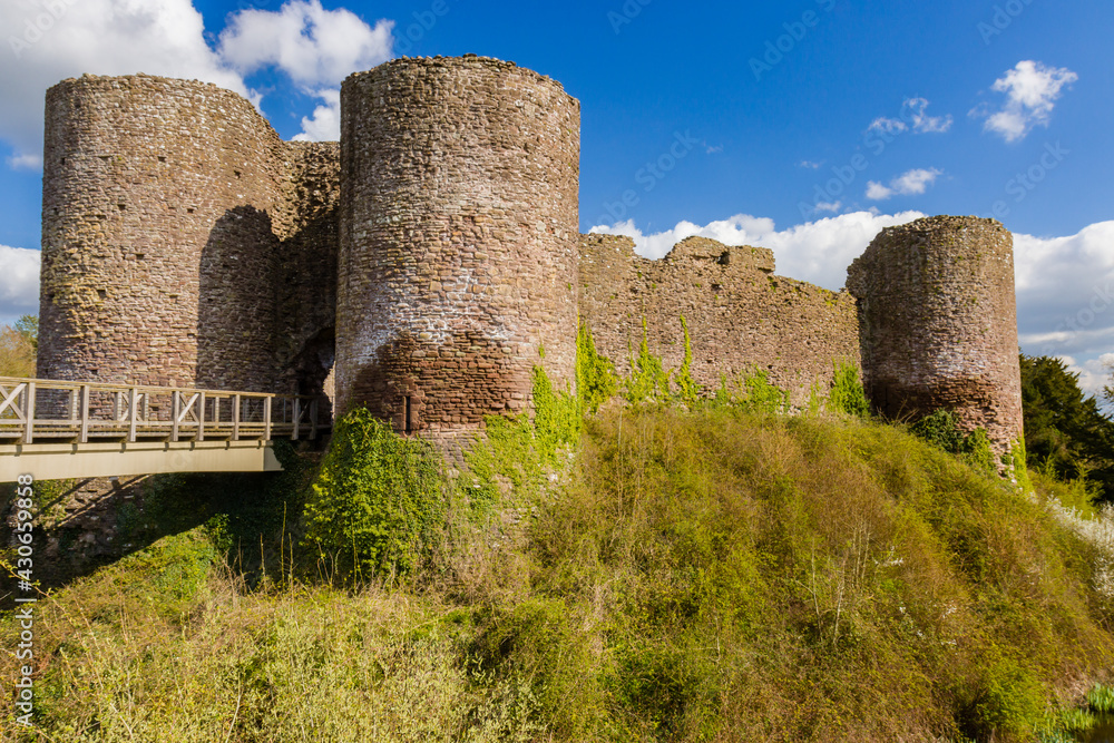 Wall mural Remains of the walls and towers of a medieval castle in Wales (White Castle) - Wall murals