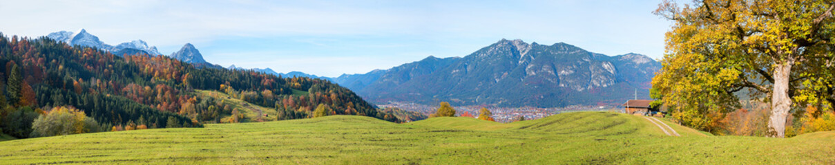 Fototapeta na wymiar alpine landscape above spa town Garmisch-Partenkirchen, upper bavaria in autumn