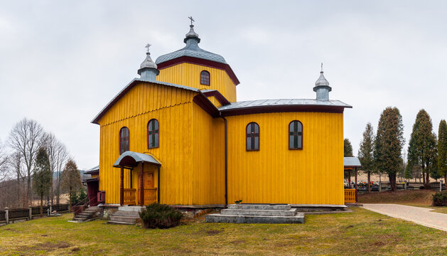 
Cerkiew świętej Paraskewy w Leszczowatem, Bieszczady, Polska / Orthodox church of Saint Paraskeva in Leszczowate, Bieszczady, Poland