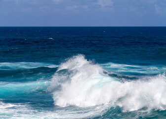 Fototapeta premium shattering waves
