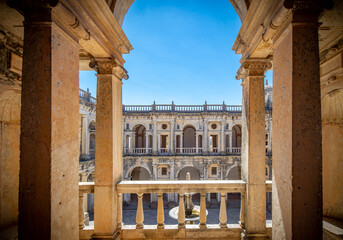 El convento de Cristo de Tomar es uno de los monumentos históricos más importantes de Portugal y...