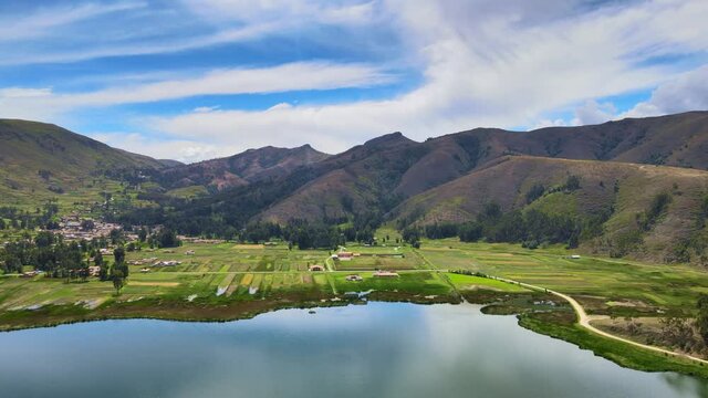 Laguna de Paca Per&uacute;