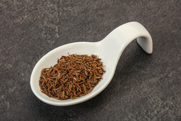 Dry zeera seeds in the bowl