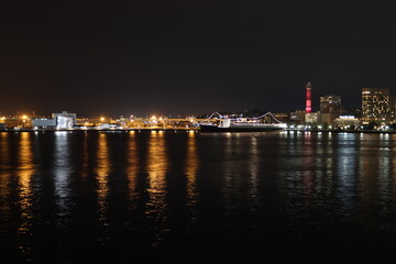 Fototapeta na wymiar 横浜みなとみらいの夜景（クリスマスの季節）