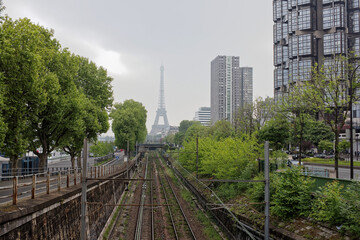 Obraz premium The railway on the Grenelle embankment