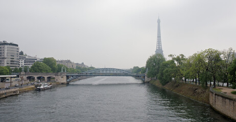  View at Eifel tower and railway bridge Rouelle crossing Swan Island