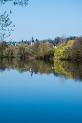 Blick auf Obernburg und den Fluss Main bei Elsenfeld in Unterfranken, Bayern