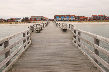 Blick von der Seebrücke auf Schönberger Strand an der Ostsee