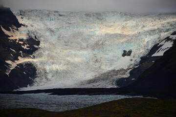 The Svínafellsjökull glacier tumbling down the ice cap towards the Ring Road, Vatnajökull National Park, south coast of Iceland