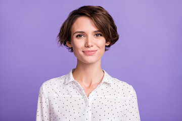 Portrait of attractive cheery content brown-haired girl agent broker isolated over bright violet purple color background - obrazy, fototapety, plakaty
