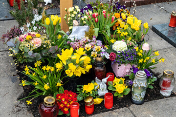 Urnengrab auf einem Friedhof