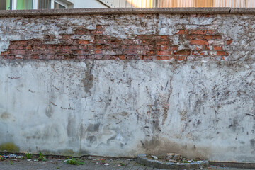 Schäden an der Hauswand