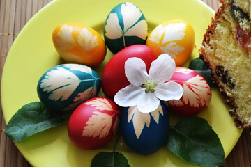 easter eggs and flowers