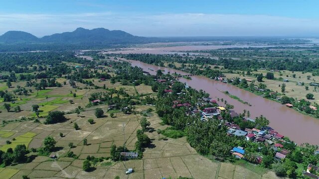 "4 000 &icirc;les" pr&egrave;s de Don Det au sud du Laos vue du ciel