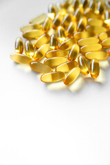 Oliecapsules (zachte capsules) of voedingssupplementen: visolie, omega-3, omega-6, omega-9,...
