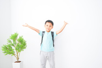 ランドセルを背負った男の子