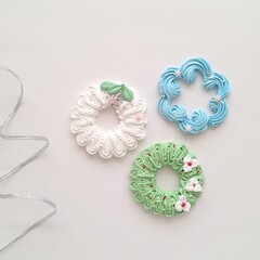 Set of meringue cookies in three color. Christmas theme - obrazy, fototapety, plakaty