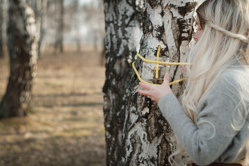 How to tap Birch Sap. Taste of spring.