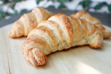 croissant , French croissant or French bread