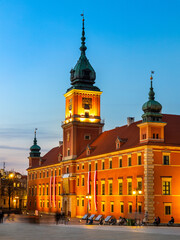 Evening view of Royal Castle, Zamek Krolewski, at Castle Square in Starowka Old Town historic district of Warsaw, Poland © Art Media Factory