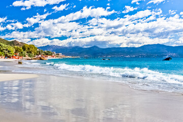 Corse, Ajaccio, plage sur route des Sanguinaires 