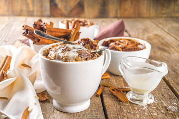 Cinnabon cake in mug