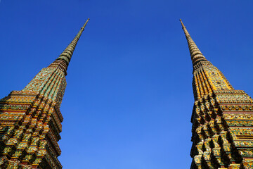 タイ　巨大な涅槃像とタイ古式マッサージで世界的に有名なワット・ポー寺院（ねはん寺）