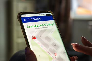 Your taxi dispatched message smartphone screen app © Jevanto Protography