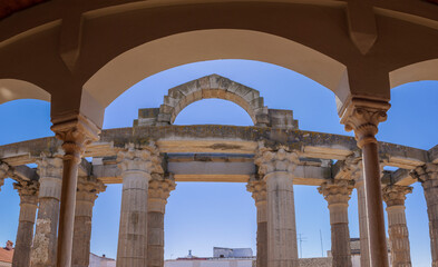 Fototapeta premium Temple of Diana seen from Interpretation Centre upper floor, Merida, Extremadura, Spain