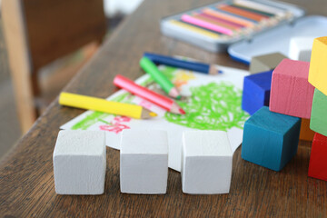 Naklejka premium 積み木とお絵かき