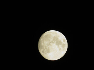 Full Moon in near plan