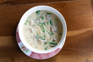 Green curry, sweet taste with rice noodles, local Thai food.