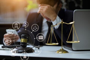 judge on wooden table And experienced lawyers meet with clients and give advice behind the scenes. legal services legal consulting concept