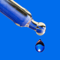 goutte tombant de la pipette