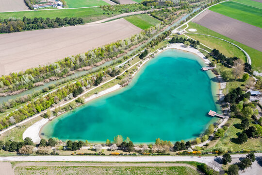 Badeteich Gerasdorf im Bezirk  Korneuburg im Weinviertel
