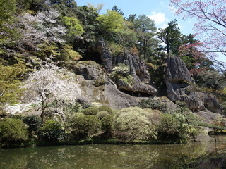 Fototapeta na wymiar 那谷寺の奇岩